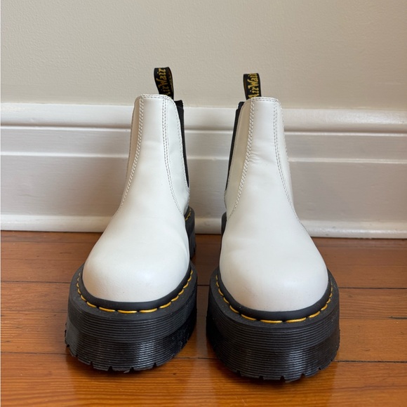 DR. MARTENS | White 2976 Quad Chelsea Boots - Picture 2 of 5